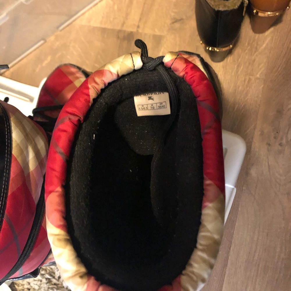 Burberry Snow Boots SOLD - Picture 3 of 6